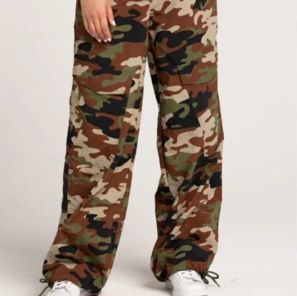Cargo Parachute Camo Pants - Picture 3 of 8